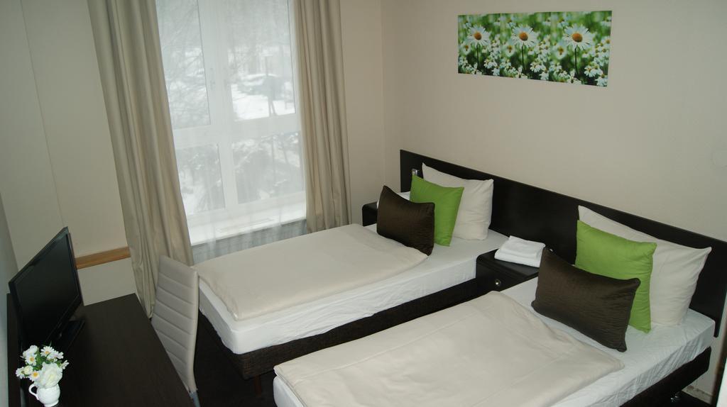 Hotel Pension Eberty Berlim Exterior foto