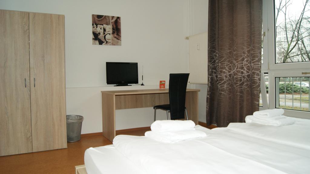 Hotel Pension Eberty Berlim Exterior foto